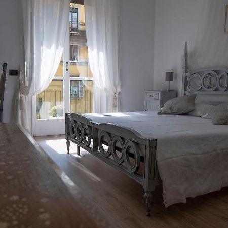 Beautiful Floral Apartment On Navigli Milán Exterior foto
