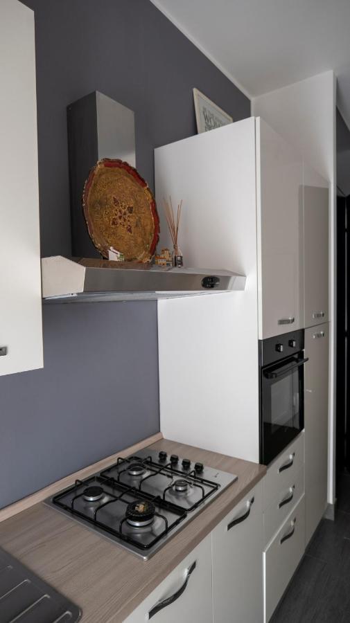 Beautiful Floral Apartment On Navigli Milán Exterior foto